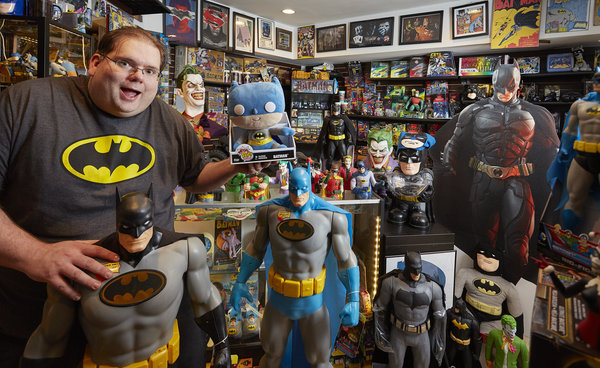 
Brad Ladner đang sở hữu bộ sưu tập đồ lưu niệm liên quan đến Batman mà bất cứ ai cũng thèm muốn: 8226 món đồ khác nhau
