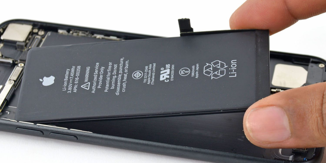  Người dùng chuẩn bị được thay pin cho iPhone của mình với mức giá chỉ 29 USD 