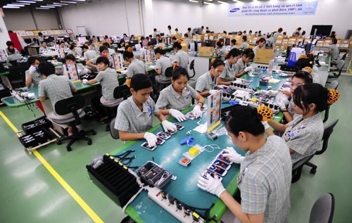  Sự đầu tư mạnh của các doanh nghiệp FDI lớn đã nâng cao mặt bằng tay nghề của lao động Việt Nam. Ảnh: Donga Ilbo 