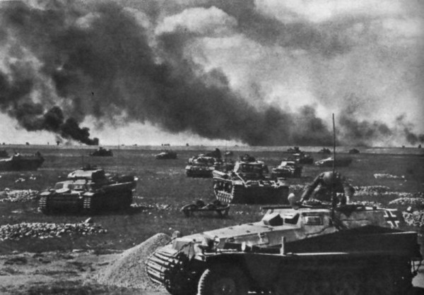  Trận Kursck (1943) là trận tank chiến lớn nhất trong lịch sử nhân loại, huy động hơn một vạn xe tăng quần thảo trong 3 tháng bước ngoặt của Chiến tranh thế giới thứ II 