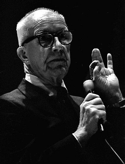  Richard Buckminster Fuller (1895-1983). 