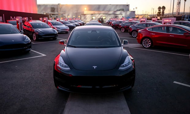  Sau nhiều tháng lửa thử vàng, Model 3 mới nhất của Tesla đã ra đời. 