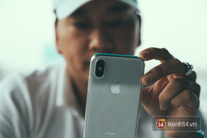  Chiếc iPhone X có chủ nhân đầu tiên tại Việt Nam. 