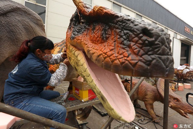 Thành phố khủng long ở Trung Quốc: Nơi tạo ra 90% mô hình khủng long trên toàn thế giới - Ảnh 1.