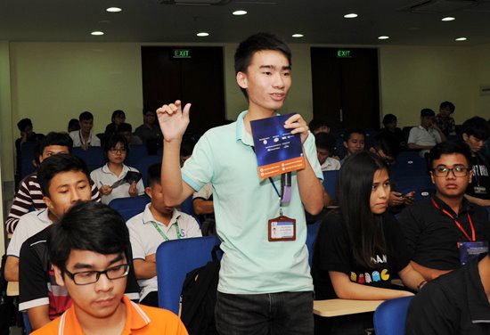 Gần 800 sinh viên của 32 trường trên cả nước đăng ký thi lập trình xe tự hành - Ảnh 1.