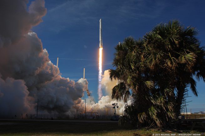 SpaceX lần đầu tiên trong lịch sử hoàn thành sứ mệnh tiếp tế cho ISS bằng tên lửa và tàu vũ trụ tái sử dụng - Ảnh 1.