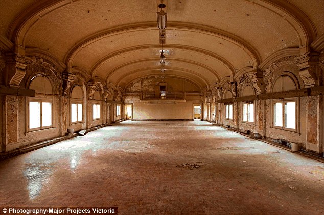 Căn phòng bị bỏ hoang từ thập niên 1899 tại nhà ga Flinders Street, Melbourne, Úc