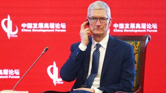  CEO Time Cook của Apple tham dự Diễn đàn phát triển Kinh tế Trung Quốc tại Bắc Kinh hồi tháng 3/2017 - Ảnh: CNBC/Getty 