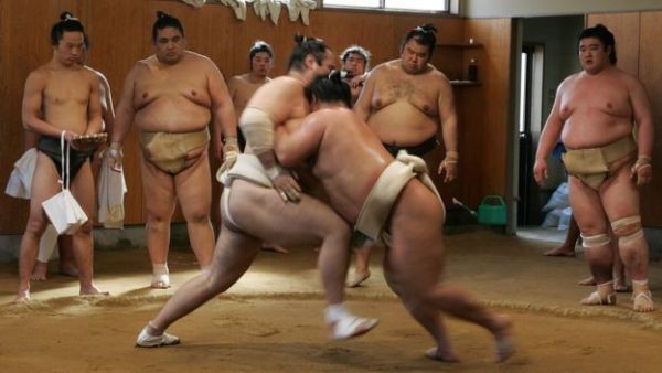 Thế giới u ám của võ sĩ sumo tại Nhật: Không lương, không điện thoại, không bạn gái - Ảnh 4.