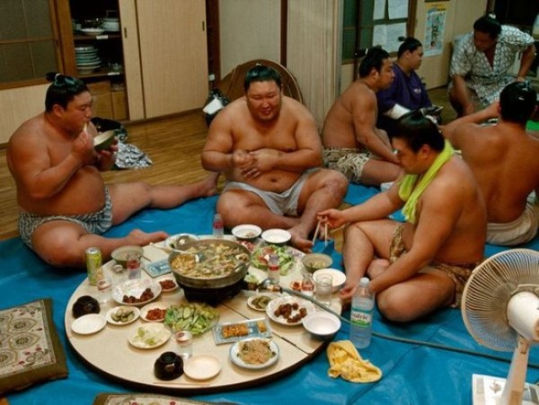 Thế giới u ám của võ sĩ sumo tại Nhật: Không lương, không điện thoại, không bạn gái - Ảnh 6.