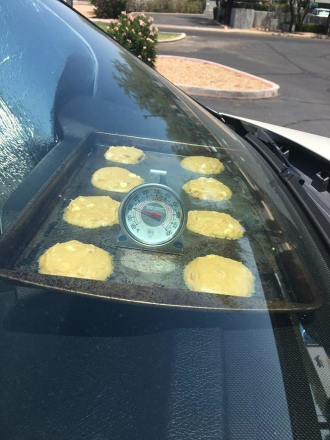 Mỹ: Đồ đạc ngoài trời tan chảy, nướng được bánh trong xe ô tô dưới cái nóng 49 độ - Ảnh 7.