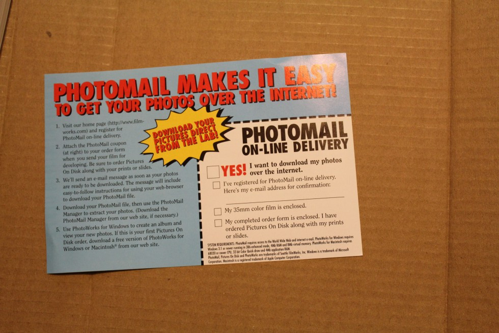  Bạn &ldquo;chỉ&rdquo; cần gửi cuộn phim của m&igrave;nh tới h&atilde;ng Seattle FilmWorks, họ sẽ scan v&agrave; gửi lại h&igrave;nh ảnh v&agrave;o email của bạn. 