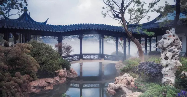  Những ao hồ phủ sương 24/24 này được thực hiện mô phỏng theo vườn cổ điển của Tô Châu, nơi được công nhận là Di sản Thế giới của UNESCO. 
