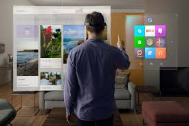 “Chúng tôi không có ý định bán hàng triệu thiết bị hay gì cả, nó rất đắt và số lượng có hạn. Chúng tôi cảm thấy hài lòng với doanh thu hiện tại.” – theo Roger Walkden, giám đốc kinh doanh HoloLens. 