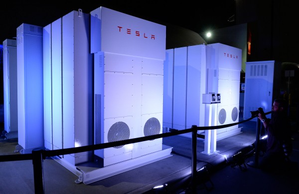  Powerpack - pin năng lượng lớn để dùng cho quy mô mạng lưới điện của Tesla. 