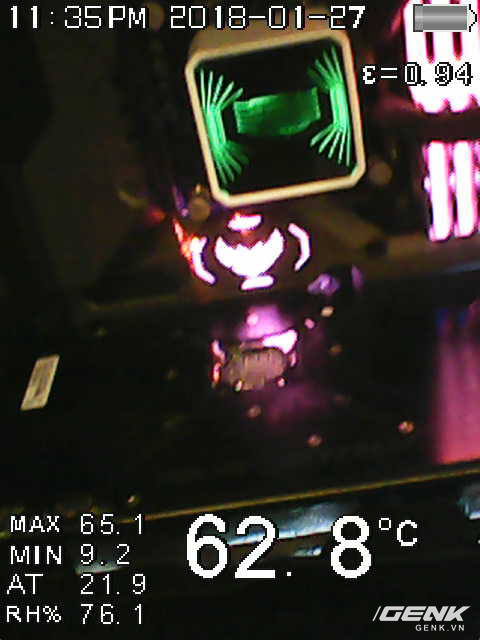 Sử dụng máy đo nhiệt chiếu trực tiếp vào GPU