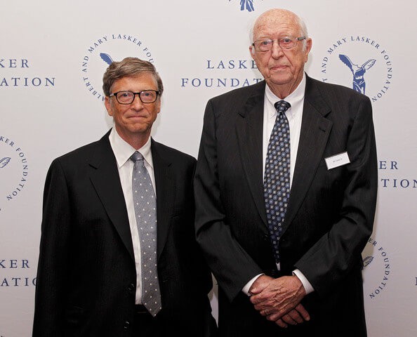 
Tỷ phú Bill Gates và cha của mình.
