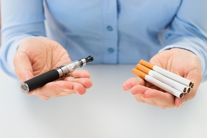 Nghiên cứu mới chứng minh thuốc lá điện tử gây hại cho phổi hơn cả thuốc lá truyền thống - Ảnh 1.