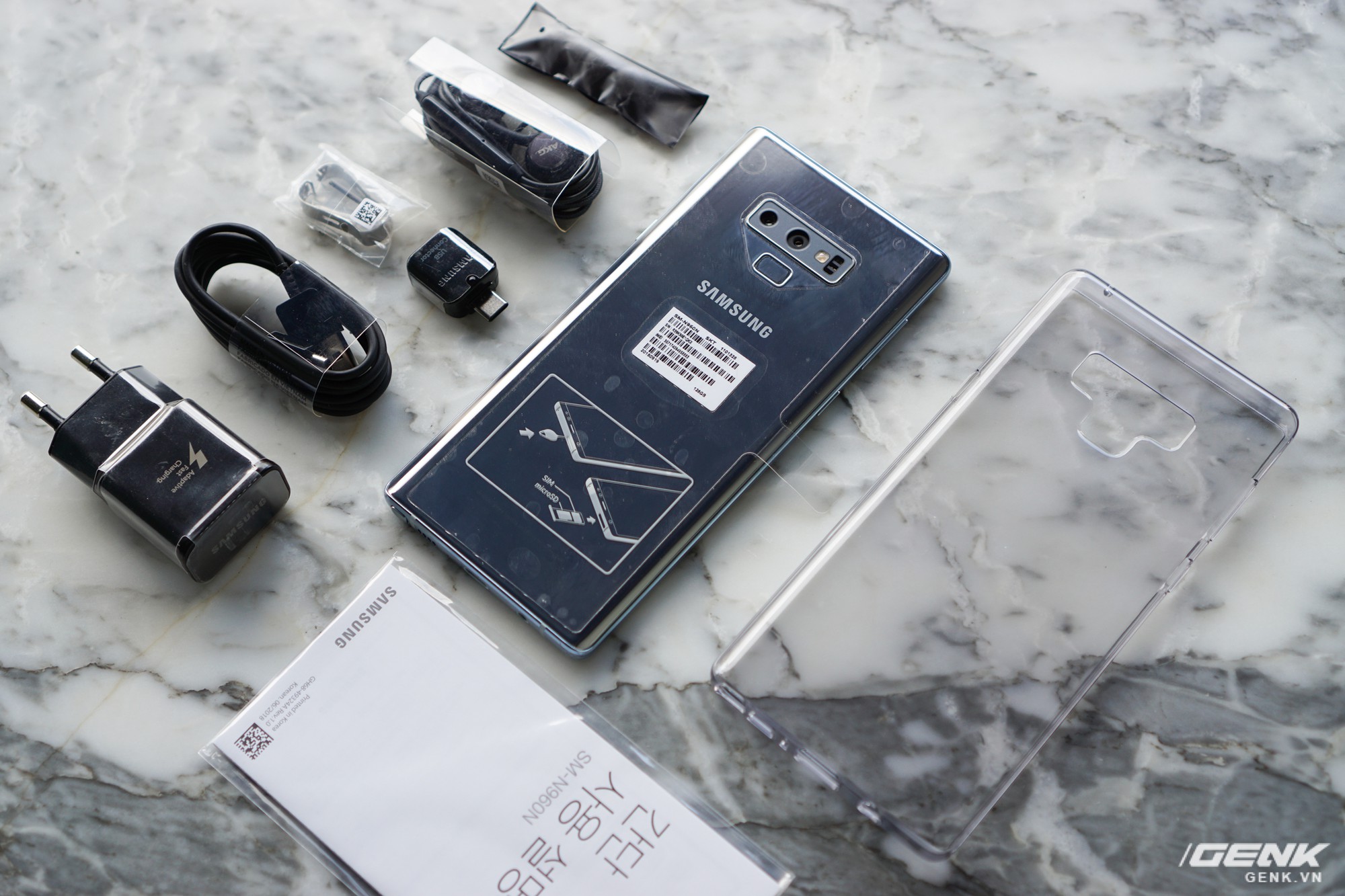 Cận cảnh Galaxy Note9 phi&ecirc;n bản Silver: m&agrave;u bạc sang chảnh, chỉ c&oacute; 1 SIM, chưa c&oacute; h&agrave;ng ch&iacute;nh h&atilde;ng - Ảnh 3.