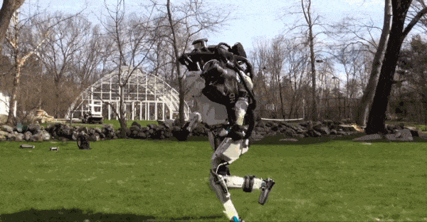 Leo cầu thang đã là gì, robot của Boston Dynamics giờ còn có thể nhảy như dân parkour chuyên nghiệp - Ảnh 3.