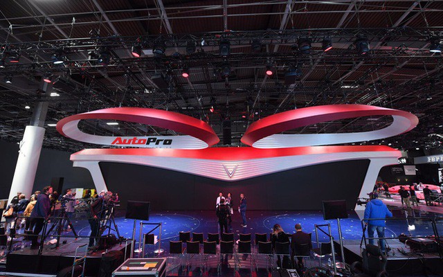 Lộ diện gian hàng của VinFast tại Paris Motor Show 2018 trước giờ G: Màn hình LED 6K, biểu tượng cánh sen Việt - Ảnh 1.