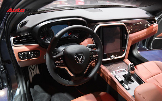 Chùm ảnh nội thất sedan VinFast LUX A2.0: Sang trọng và hiện đại hệt xe châu Âu - Ảnh 1.