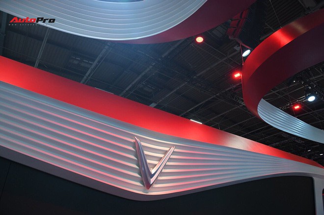 Lộ diện gian hàng của VinFast tại Paris Motor Show 2018 trước giờ G: Màn hình LED 6K, biểu tượng cánh sen Việt - Ảnh 3.