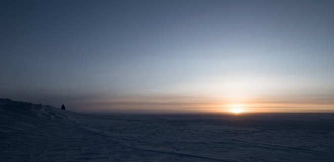 Cuộc sống đảo lộn ở Nam Cực: vi khuẩn cũng chết cóng, cư dân không được đi tiểu trong lúc tắm - Ảnh 3.