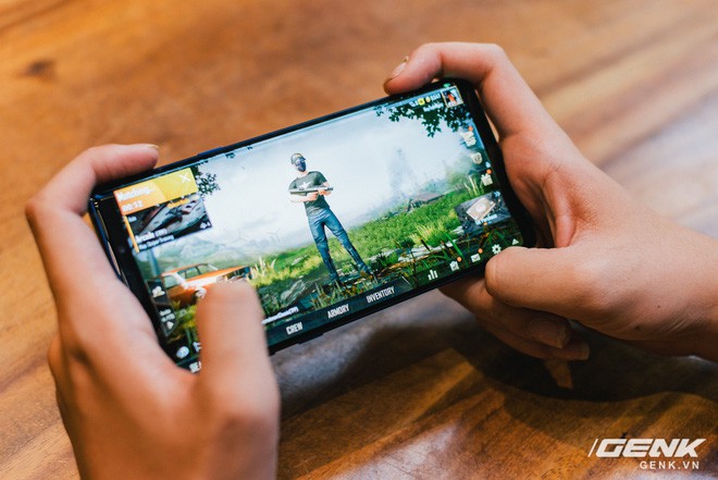 Samsung đang bí mật phát triển một chiếc smartphone chơi game, ngoại hình sẽ khác biệt với dòng Galaxy? - Ảnh 1.