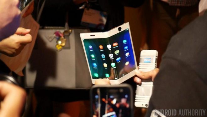 Sẽ chỉ có 500 ngàn chiếc smartphone màn hình gập của Samsung lên kệ trong đợt mở bán đầu tiên? - Ảnh 2.