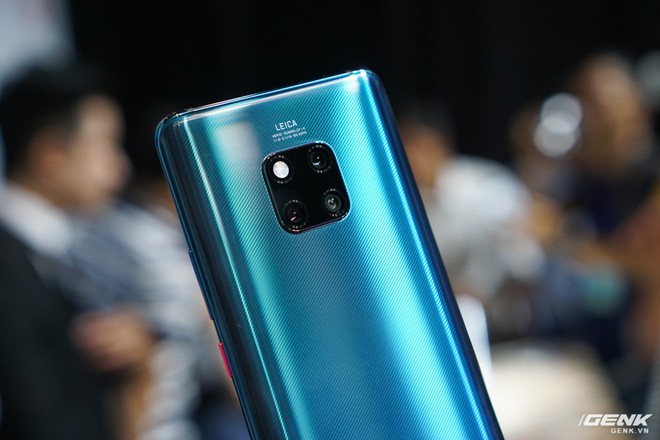 Huawei troll Apple và Samsung thua kém về tốc độ: “Huawei Mate 20 Pro sinh ra đã nhanh và sẽ luôn nhanh như thế” - Ảnh 1.