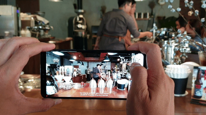 Ảnh thực tế LG V40 ThinQ tại Việt Nam: mặt lưng gương nhám ít bám vân tay, tính năng chụp ảnh hay ho 1 lần bấm có đến 3 camera chụp - Ảnh 16.