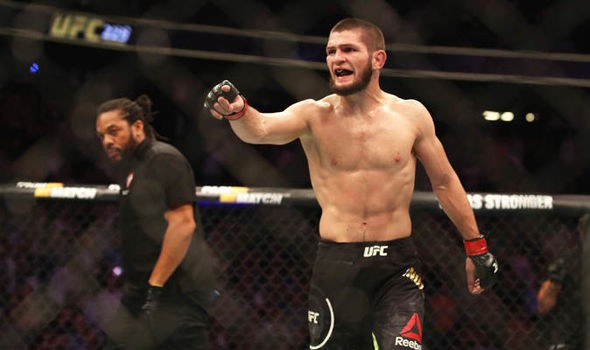 Khabib, võ sĩ Nga vừa đánh bại McGregor đã tay bo vật nhau với gấu từ năm 8 tuổi - Ảnh 3.