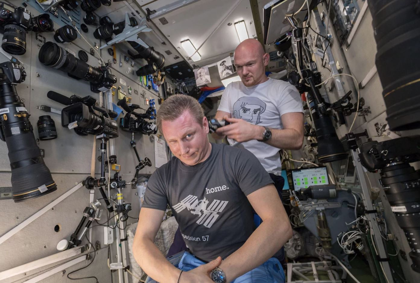 Phi hành gia tại Trạm vũ trụ ISS dùng máy ảnh trị giá \'chỉ\' 23.000 ...