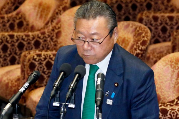 Nhật Bản dậy sóng khi Bộ trưởng An ninh mạng thừa nhận chưa bao giờ sử dụng máy tính - Ảnh 1.