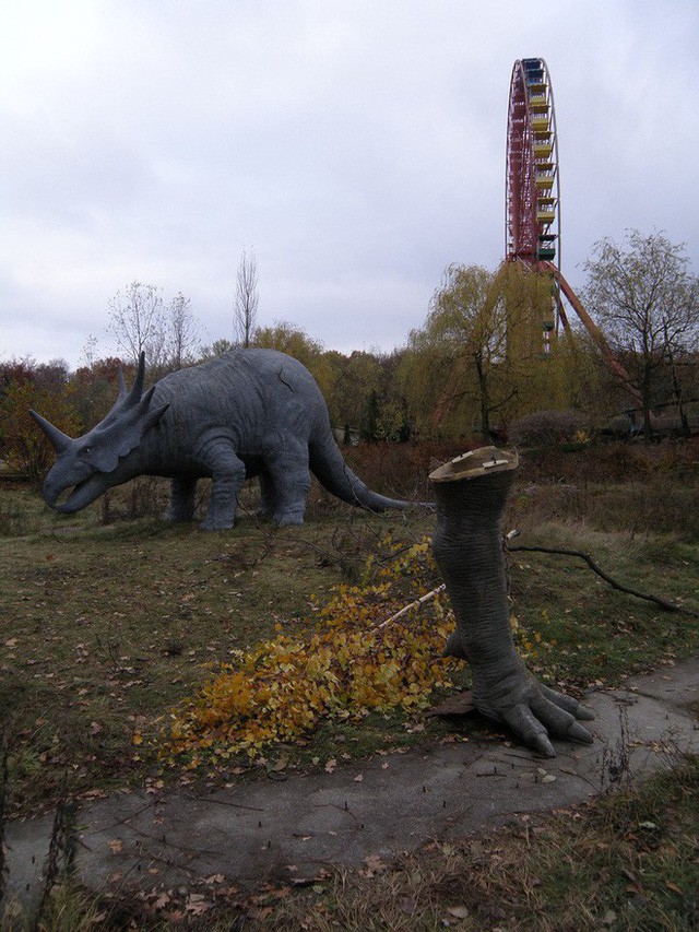 Spreepark: Từng là công viên giải trí hàng đầu nước Đức, lụn bại sau khi rơi vào tay trùm thuốc phiện rồi bị bỏ hoang suốt 16 năm qua - Ảnh 11.