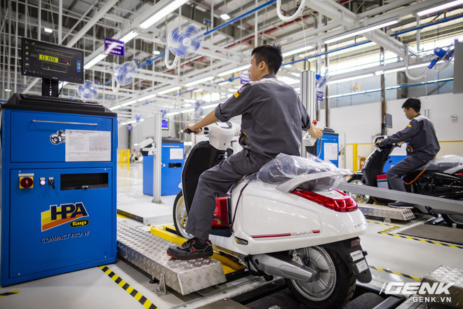 Ngắm tận mắt nhà máy lắp ráp xe máy điện của VinFast, trông chẳng khác nào Gigafactory của Elon Musk! - Ảnh 7.
