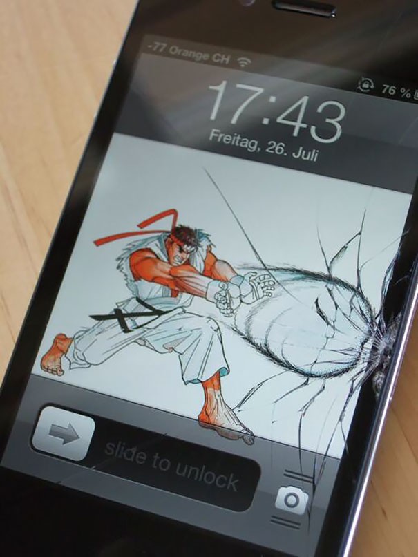 [Vui] 10 cách sửa smartphone vỡ màn hình cực kỳ sáng tạo, không tốn tiền mà còn rất ngầu - Ảnh 1.
