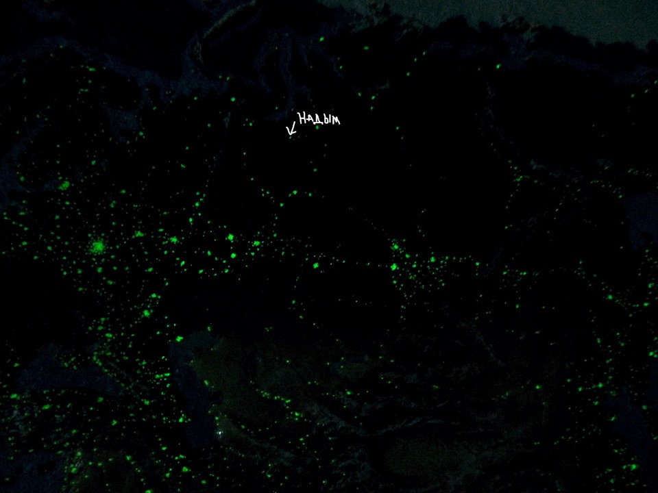 Anh ch&agrave;ng n&agrave;y đ&atilde; tự l&agrave;m bản đồ thế giới 3D tr&ecirc;n tường chất như nước cất như thế n&agrave;o? - Ảnh 10.