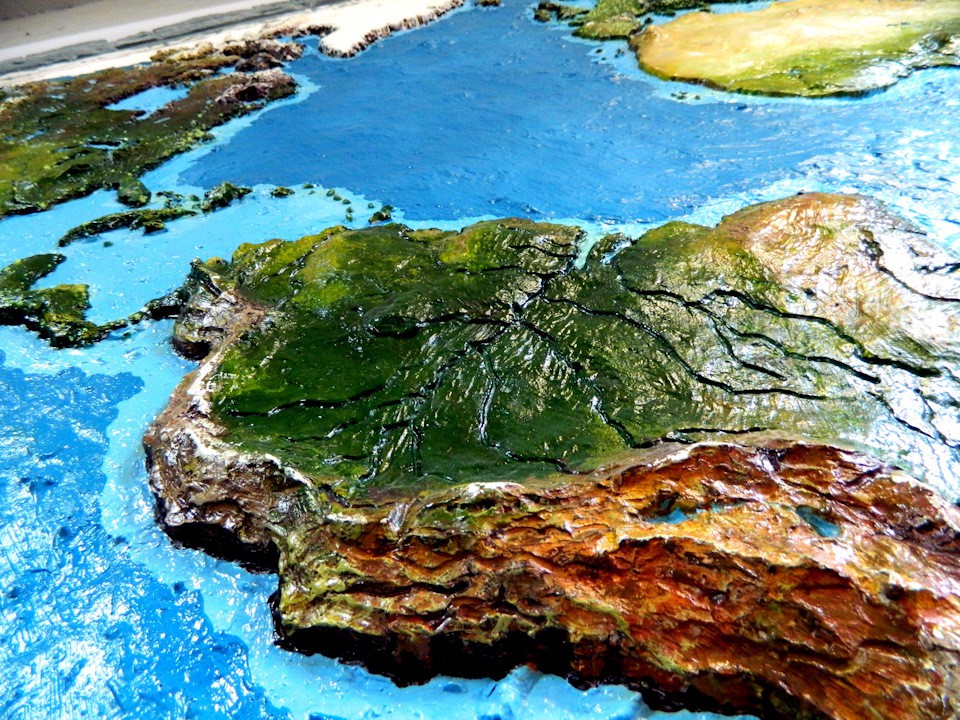 Anh ch&agrave;ng n&agrave;y đ&atilde; tự l&agrave;m bản đồ thế giới 3D tr&ecirc;n tường chất như nước cất như thế n&agrave;o? - Ảnh 17.