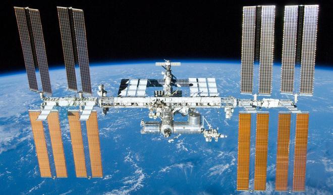 Những hình ảnh ấn tượng về trạm vũ trụ ISS nhìn từ bên ngoài sau hơn 20 năm được phóng lên không gian - Ảnh 4.