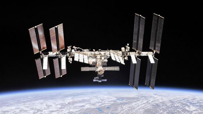 Những hình ảnh ấn tượng về trạm vũ trụ ISS nhìn từ bên ngoài sau ...