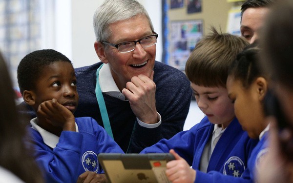 CEO Apple khuyên lớp trẻ nên đi học code, quan trọng hơn học tiếng Anh - Ảnh 1.