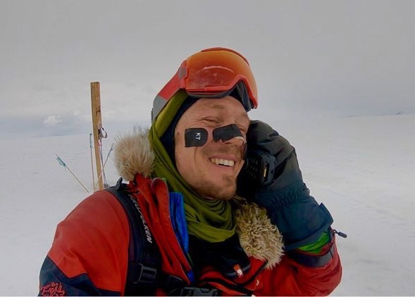 Nhà thám hiểm 33 tuổi này là người đầu tiên một mình vượt qua Nam Cực, sống nhờ thanh năng lượng và đồ ăn khô đóng băng - Ảnh 10.