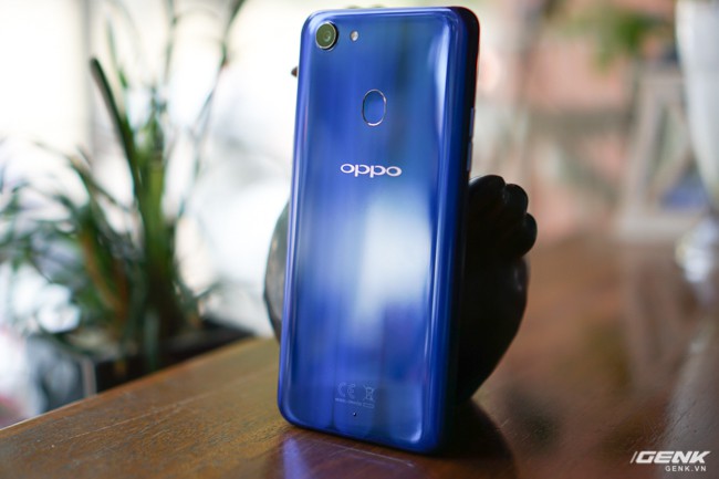 Trên tay Oppo F5 Xanh Thạch Anh: bóng bẩy, thời trang hơn, cấu hình và giá không đổi 6,99 triệu đồng - Ảnh 6.