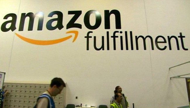 Amazon bất ngờ sa thải hàng trăm nhân viên mảng bán lẻ - Ảnh 1.