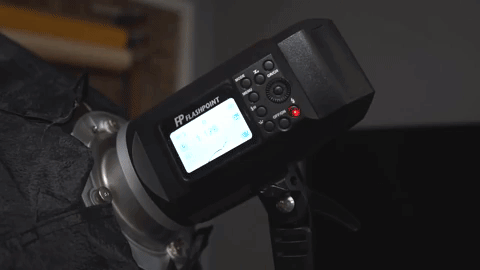 Chụp chân dung chỉ với một đèn studio? Không khó như bạn nghĩ đâu! - Ảnh 2. Chụp chân dung chỉ với một đèn studio? Không khó như bạn nghĩ đâu! - Ảnh 2.