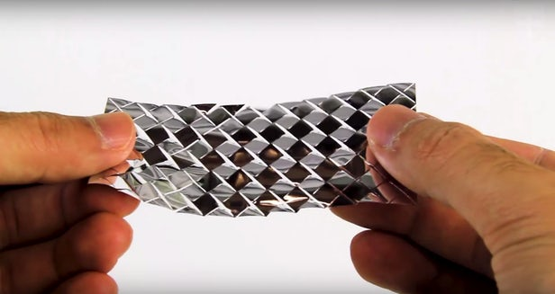 Kỹ thuật cắt giấy cổ đại Nhật Bản đang được ứng dụng để chế tạo robot mềm, chuyển động mượt mà như rắn thật - Ảnh 4.