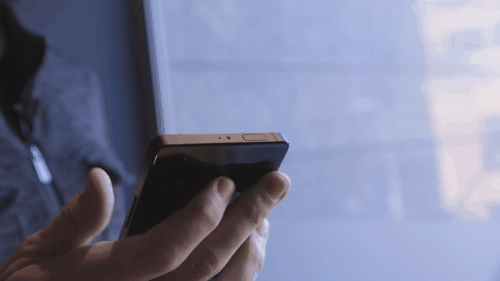 Xem concept smartphone Vivo không viền 100%, cảm biến vân tay ngay trên màn hình, camera selfie trồi lên thụp xuống - Ảnh 4.