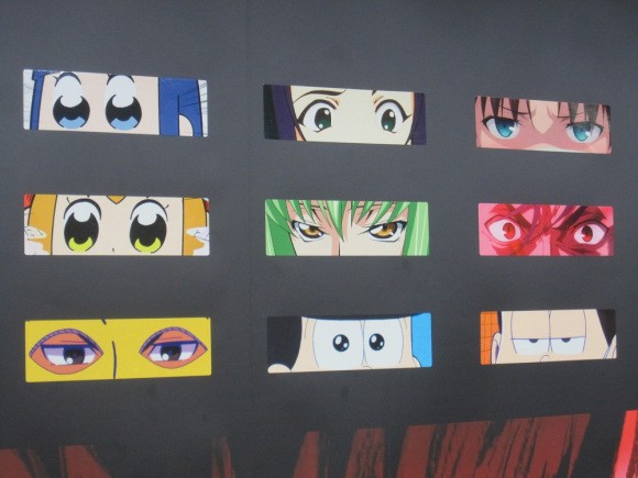 Netflix phủ kín ga tàu đông đúc nhất Tokyo bằng 280 đôi mắt của nhân vật anime - Ảnh 7.